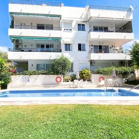 Modern 1 Bedroom With Pool Acess, Edificio Bahamas, Apartament *