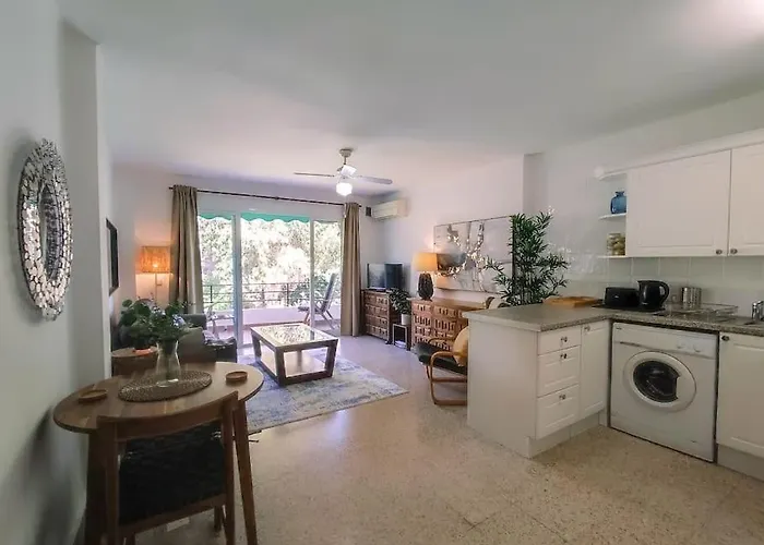 Апартаменты Modern 1 Bedroom With Pool Acess, Edificio Bahamas, *