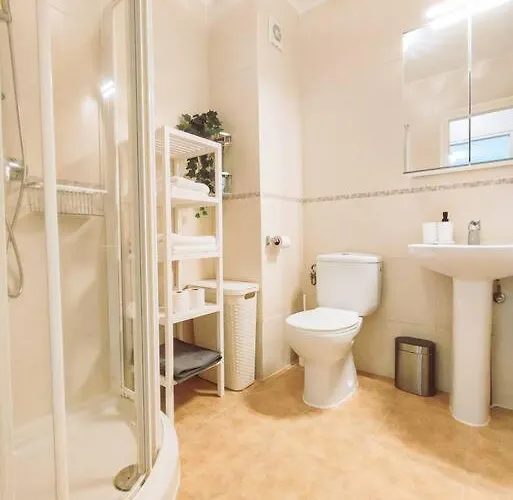 Modern 1 Bedroom With Pool Acess, Edificio Bahamas, Апартаменты