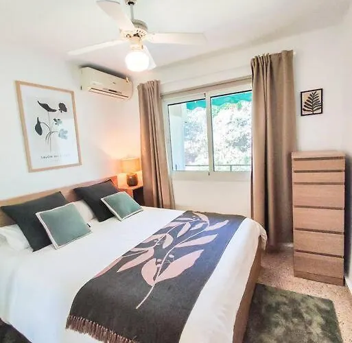 Апартаменты Modern 1 Bedroom With Pool Acess, Edificio Bahamas, Нерха