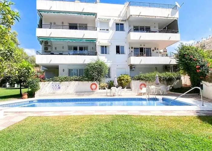 Modern 1 Bedroom With Pool Acess, Edificio Bahamas, Апартаменты *