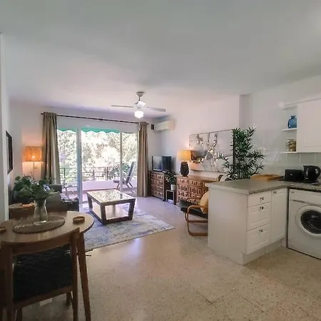 アパート Modern 1 Bedroom With Pool Acess, Edificio Bahamas, *