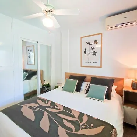 アパート Modern 1 Bedroom With Pool Acess, Edificio Bahamas, ネルハ