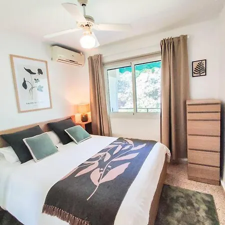 アパート Modern 1 Bedroom With Pool Acess, Edificio Bahamas, ネルハ